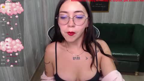 Snapshot of miss_andrea_t chatting on 02/10/25, 01:55 andrea online show from 02/10/25, 01:55