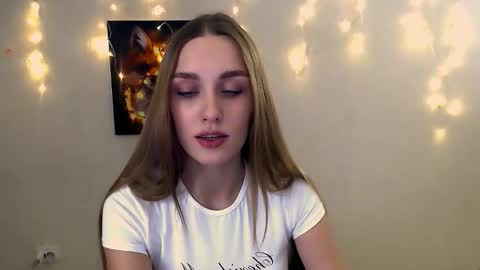 Angelina online show from 12/01/25, 10:42
