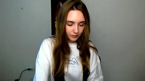 Snapshot of miss_angelina_ chatting on 06/18/26, 05:41 Angelina online show from 06/18/26, 05:41