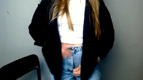 Snapshot of miss_angelina_ chatting on 07/11/26, 05:54 Angelina online show from 07/11/26, 05:54