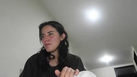 Snapshot of miss_ann_1 chatting on 12/18/25, 01:44 miss_ann_1 online show from 12/18/25, 01:44