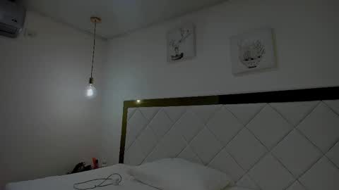 Snapshot of miss_ashley__ chatting on 10/16/25, 12:17 ashh online show from 10/16/25, 12:17