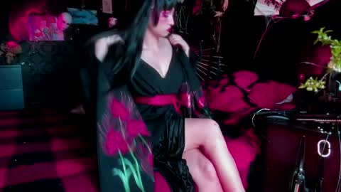 Snapshot of miss_asmodeus chatting on 05/14/26, 02:57 missAsmodeus online show from 05/14/26, 02:57