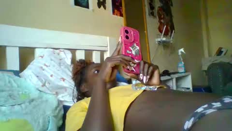 Snapshot of miss_atitude chatting on 10/16/25, 04:24 miss_atitude online show from 10/16/25, 04:24