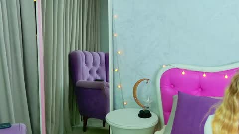 Snapshot of miss_barbie_ chatting on 12/21/25, 01:13 Kris online show from 12/21/25, 01:13