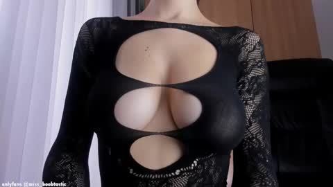 Snapshot of miss_boobtastic chatting on 01/16/26, 12:31 Ivy online show from 01/16/26, 12:31