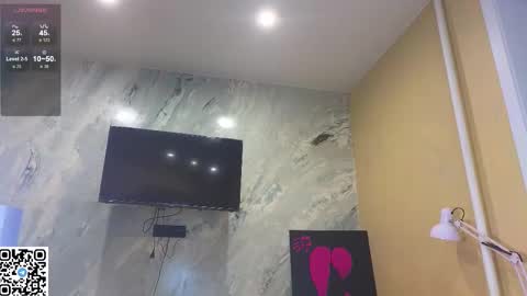 Sandy online show from 10/31/25, 11:28