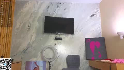 Sandy online show from 11/22/25, 12:42