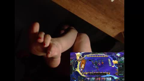 Snapshot of miss_carmila chatting on 10/23/25, 12:21 Miss Carmila online show from 10/23/25, 12:21