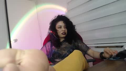 Snapshot of miss_carmila chatting on 12/20/25, 01:02 Miss Carmila online show from 12/20/25, 01:02