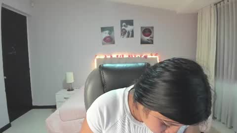 Snapshot of miss_cataleya__ chatting on 06/15/26, 11:34 Cataleya online show from 06/15/26, 11:34