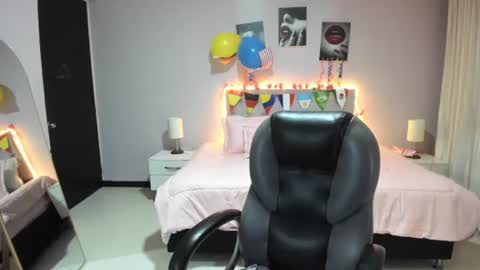 Snapshot of miss_cataleya__ chatting on 06/20/26, 12:19 Cataleya online show from 06/20/26, 12:19