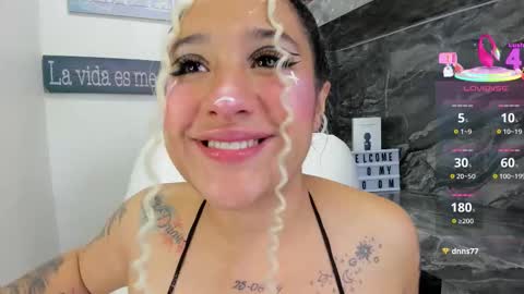 Snapshot of miss_danika chatting on 10/16/25, 11:11 Danika online show from 10/16/25, 11:11