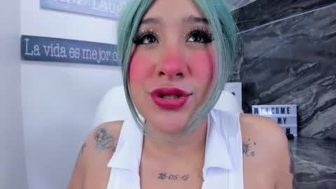 Snapshot of miss_danika chatting on 11/27/25, 11:01 Danika online show from 11/27/25, 11:01