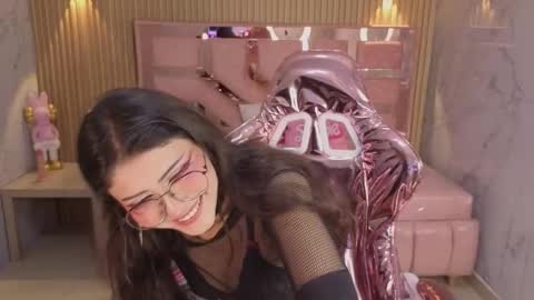 Snapshot of miss_devil_s chatting on 01/09/26, 03:20 miss_devil_s online show from 01/09/26, 03:20