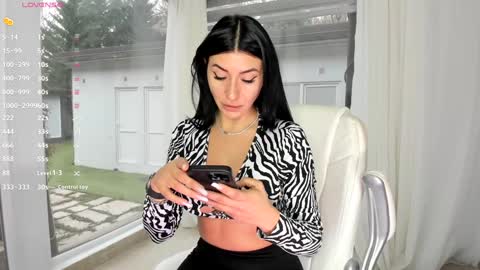Snapshot of miss_diamond__ chatting on 01/25/25, 07:06 miss_diamond__ online show from 01/25/25, 07:06