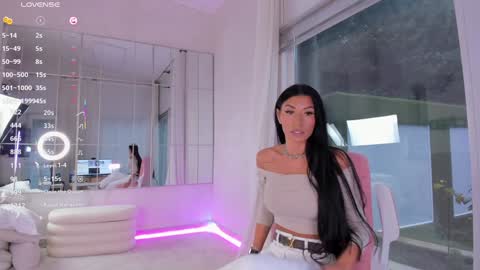 miss_diamond__ online show from 12/01/25, 07:35