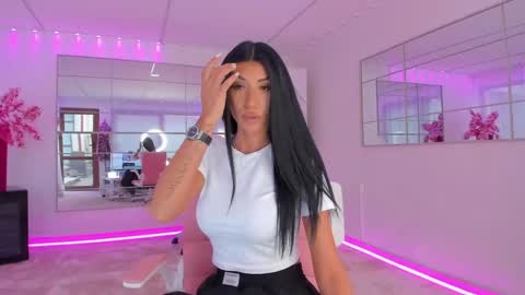 miss_diamond__ online show from 04/01/26, 07:31