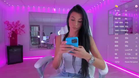 Snapshot of miss_diamond__ chatting on 05/10/26, 05:23 miss_diamond__ online show from 05/10/26, 05:23
