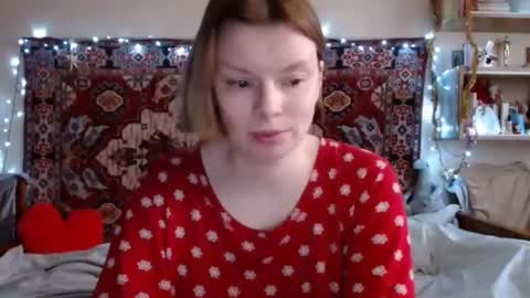Snapshot of miss_elistia_ chatting on 12/24/24, 12:44 Elis online show from 12/24/24, 12:44