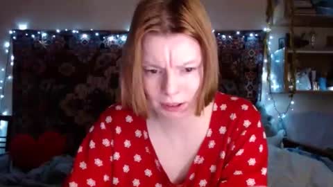 Snapshot of miss_elistia_ chatting on 01/14/25, 02:22 Elis online show from 01/14/25, 02:22