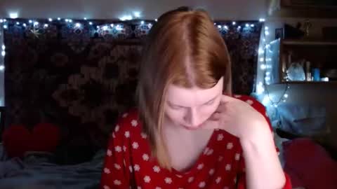 Snapshot of miss_elistia_ chatting on 01/15/25, 03:18 Elis online show from 01/15/25, 03:18
