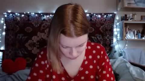 Snapshot of miss_elistia_ chatting on 01/17/25, 11:49 Elis online show from 01/17/25, 11:49