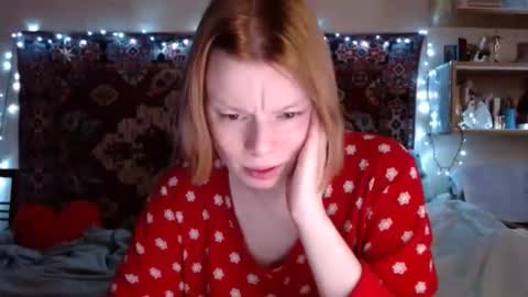 Snapshot of miss_elistia_ chatting on 01/22/25, 12:06 Elis online show from 01/22/25, 12:06