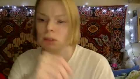 Snapshot of miss_elistia_ chatting on 09/18/25, 10:39 Elis online show from 09/18/25, 10:39