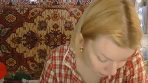 Snapshot of miss_elistia_ chatting on 10/17/25, 11:13 Elis online show from 10/17/25, 11:13