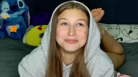 Snapshot of miss_emily_miller chatting on 12/01/25, 06:13 Emily online show from 12/01/25, 06:13