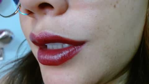 Snapshot of miss_evoleth2 chatting on 11/06/25, 01:45 Miss Evoleth online show from 11/06/25, 01:45