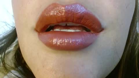 Snapshot of miss_evoleth2 chatting on 11/18/25, 02:17 Miss Evoleth online show from 11/18/25, 02:17