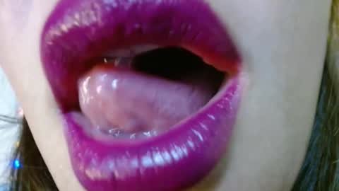 Snapshot of miss_evoleth2 chatting on 11/29/25, 08:50 Miss Evoleth online show from 11/29/25, 08:50