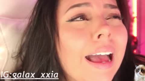  Elisabeth  IG galax xxia       online show from 12/20/25, 01:02