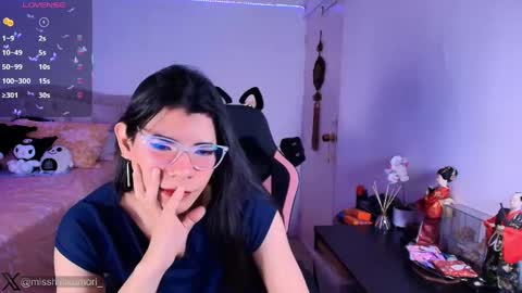 Snapshot of miss_hikikomori chatting on 05/17/26, 06:33 Asami online show from 05/17/26, 06:33