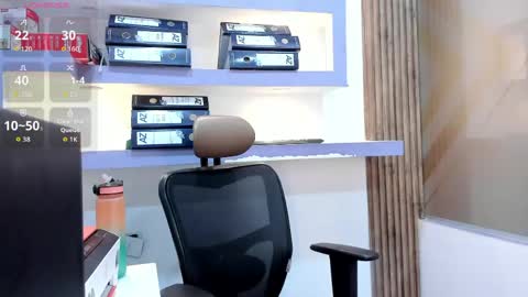 Snapshot of miss_horney chatting on 04/19/26, 11:53 miss_horney online show from 04/19/26, 11:53