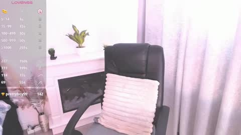 Snapshot of miss_jollie chatting on 01/27/25, 10:49 miss_jollie online show from 01/27/25, 10:49