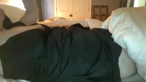 Snapshot of miss_kellyjo chatting on 10/17/25, 08:11 miss_kellyjo online show from 10/17/25, 08:11