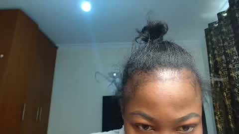 Snapshot of miss_kiarrafit chatting on 01/14/25, 11:53 Miss Kiarrafit online show from 01/14/25, 11:53