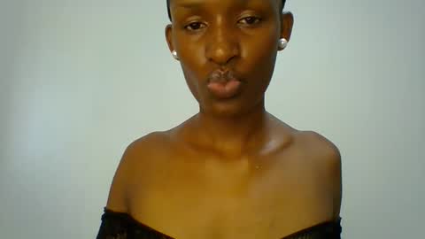 Snapshot of miss_kiki7 chatting on 10/11/25, 11:20 kiki online show from 10/11/25, 11:20