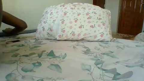 Snapshot of miss_kiki7 chatting on 12/02/25, 12:54 kiki online show from 12/02/25, 12:54