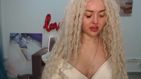 miss_kiten online show from 02/08/25, 03:41