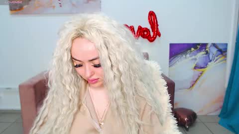 miss_kiten online show from 02/19/25, 12:14