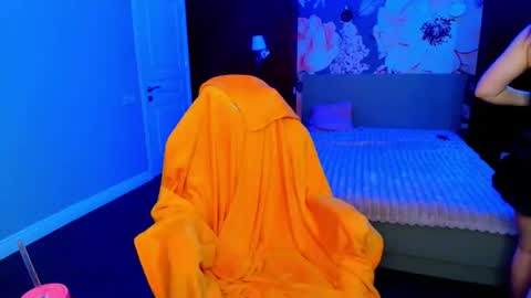 Snapshot of miss_kiten chatting on 06/22/26, 04:42 miss_kiten online show from 06/22/26, 04:42