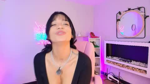 Snapshot of miss_koko_ chatting on 11/10/25, 08:19 Miss koko online show from 11/10/25, 08:19