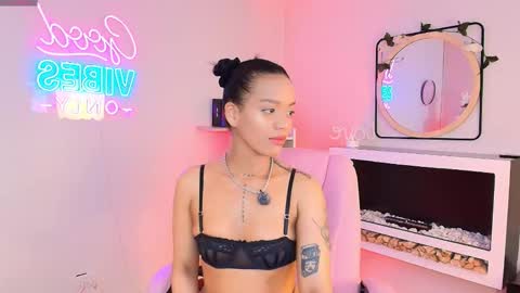 Snapshot of miss_koko_ chatting on 11/19/25, 08:42 Miss koko online show from 11/19/25, 08:42