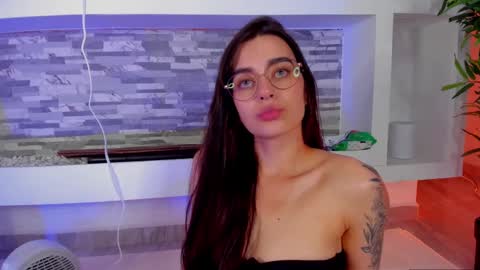 Snapshot of miss_lanaa chatting on 02/27/25, 03:36 Alana online show from 02/27/25, 03:36
