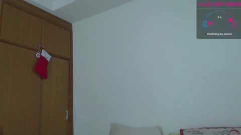 Snapshot of miss_lanalion chatting on 12/17/25, 05:35 miss_lanalion online show from 12/17/25, 05:35