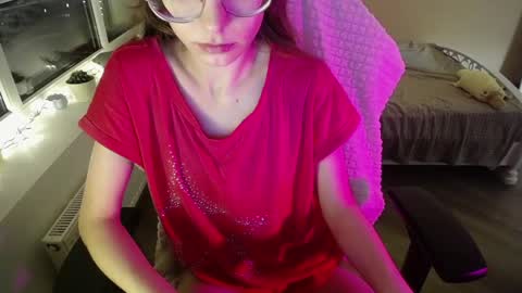Snapshot of miss_lina_dream chatting on 05/25/26, 08:37 Miss Lina online show from 05/25/26, 08:37